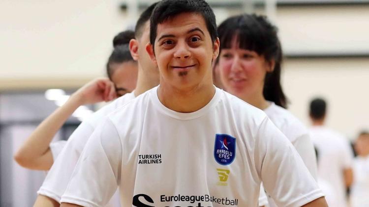 Anadolu Efes, ödüllü "One Team" projesine devam ediyor!