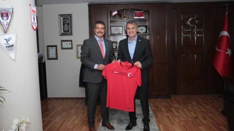 Şenol Güneş'ten, Trabzon Emniyet Müdürü Alper'e ziyaret