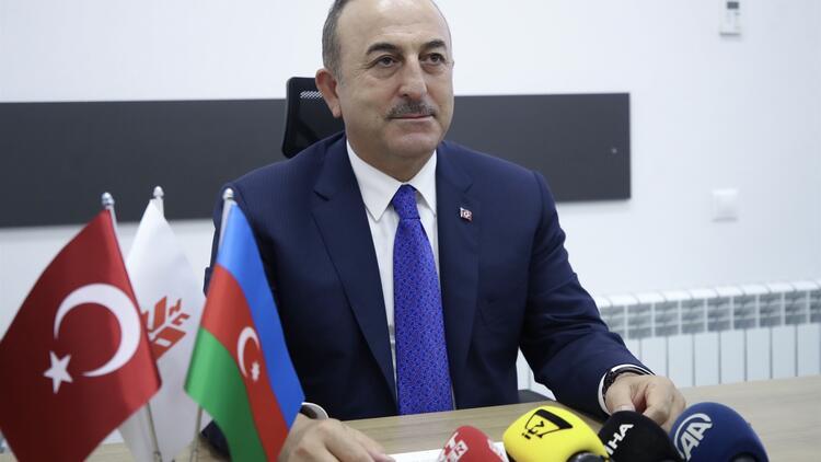 Mövlud Çavuşoğlu: “Üç rəngli bayrağınla məsut yaşa can Azərbaycan”