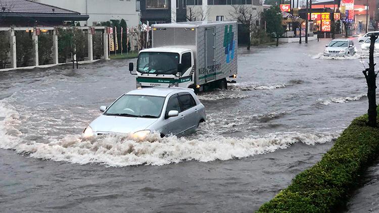 Japonyada şiddetli yağış: 10 ölü