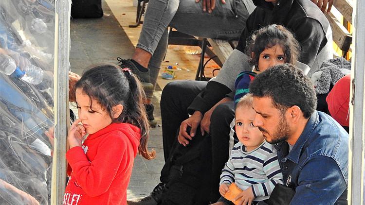 Çeşme'de 73 düzensiz göçmen yakalandı