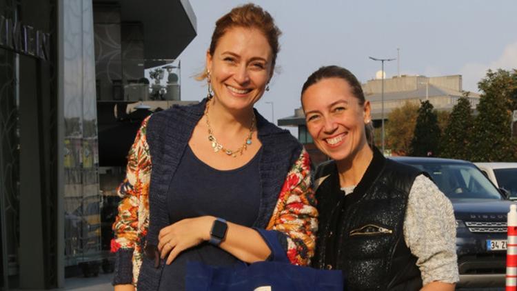 Ceyda Düvenci alışveriş turunda