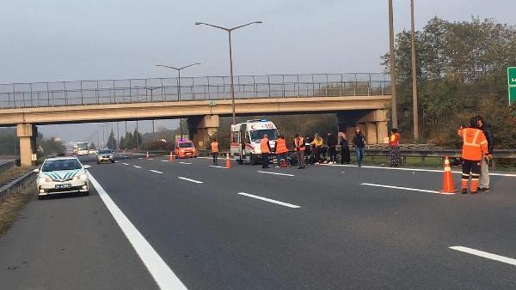 Motosiklet bariyerlere çarptı: 1 ölü, 1 yaralı