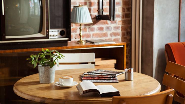 Kahve-Kitap Birlikteliğinin Ayrıcalıklı Hali: Books and Coffee