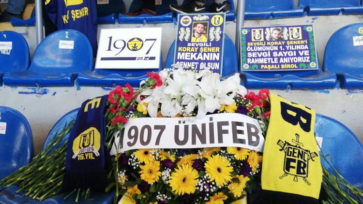 Fenerbahçe taraftarları Koray Şener'i unutmadı