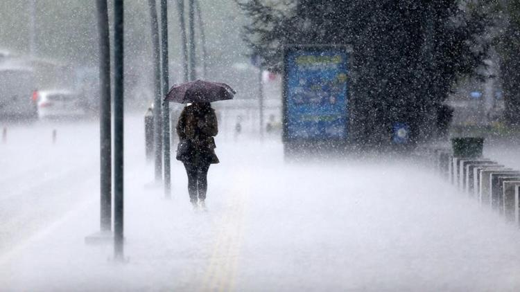 Meteoroloji'den kuvvetli yağış uyarısı - Bugün hava nasıl olacak?
