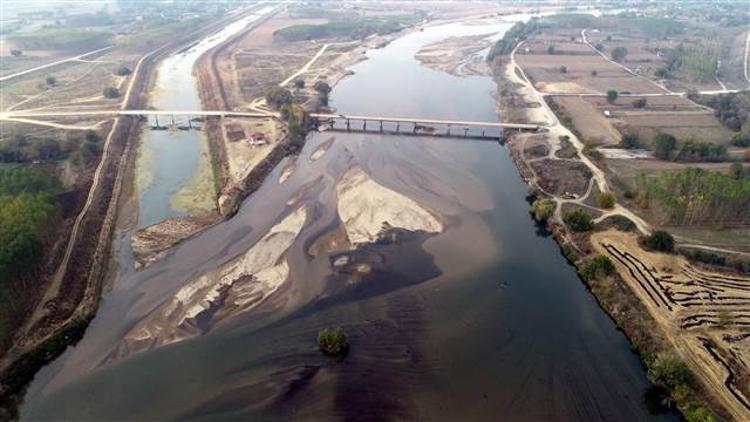 Meriç Nehri’nde adacıklar oluştu, su kuyuları kurudu