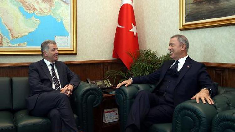 İngiltere Dışişleri Bakanlığı Politika Direktörü Moore'dan Bakan Akar'a ziyaret