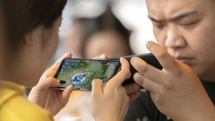 18 yaş altındakilere internet üzerinden oynanan oyunlarda süre ve para sınırı getirildi