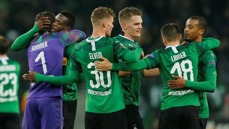 Mönchengladbach kazandı, Başakşehir'e yaradı