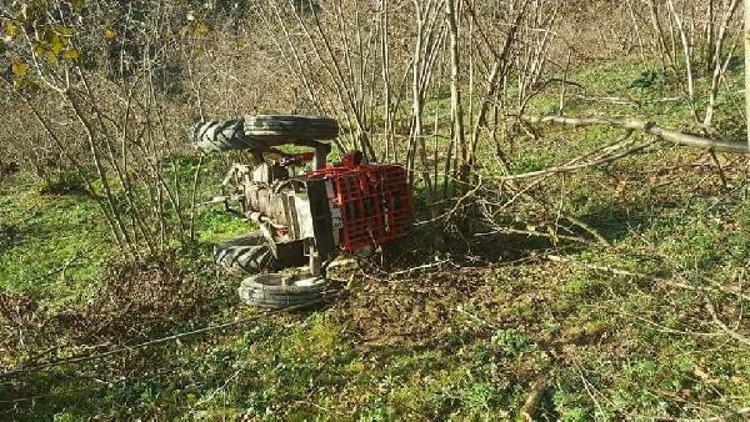 Fındık bahçesinde devrilen traktörün altında kalarak öldü