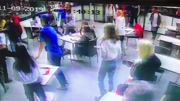 Uzman çavuş gençlerin kavgasını havaya ateş açarak sonlandırdı