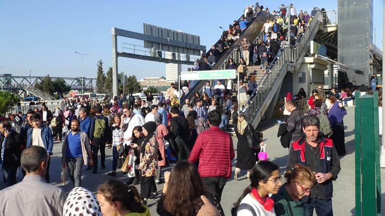 TÜYAP Kitap Fuarı’nda son gün kalabalığı