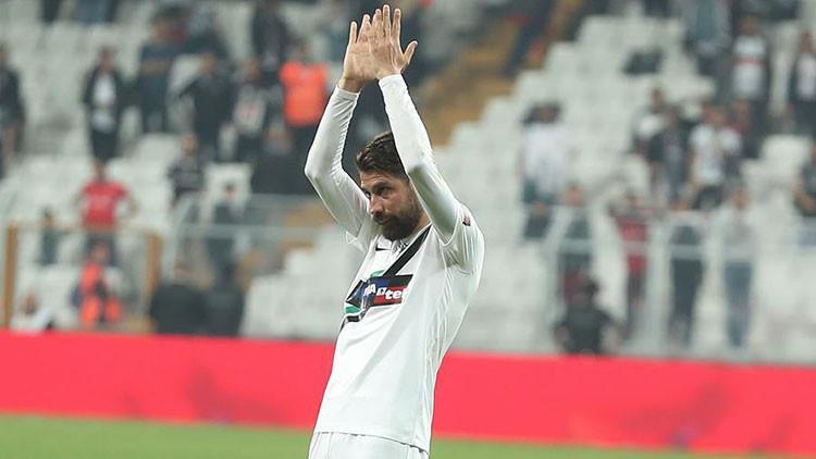 Denizlispor taraftarı yuhaladı, Beşiktaş taraftarı alkışladı!
