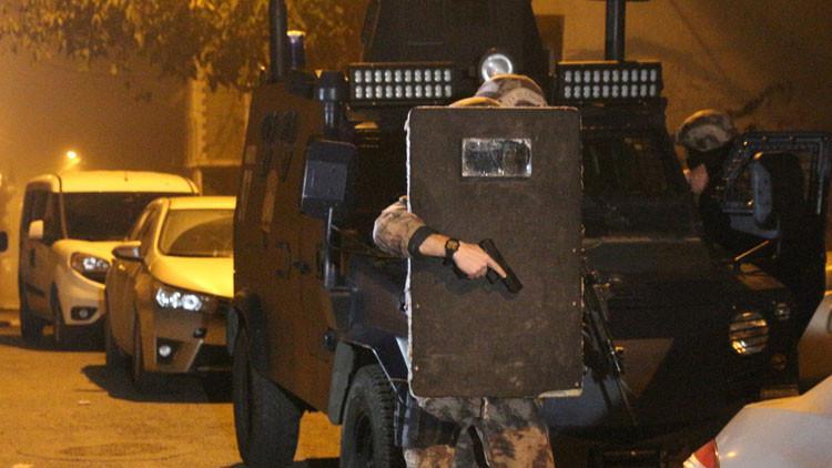 İstanbul'da uyuşturucu satıcılarına yönelik şafak operasyonu