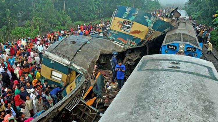Bangladeş'te iki tren çarpıştı: 16 ölü, 48 yaralı