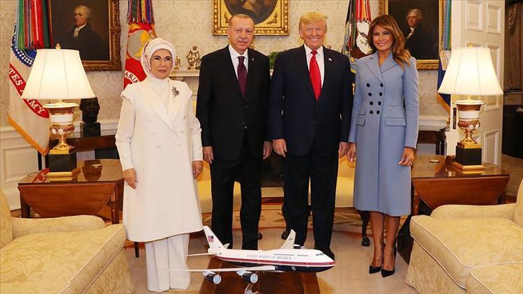 Trump Cumhurbaşkanı Erdoğan'ın ziyareti esnasındaki aile fotoğrafını paylaştı