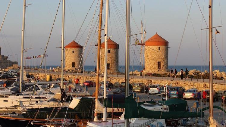 Gunes Tanrisi Helios Un Adasi Rodos Ogulcan Tatar Kose Yazilari