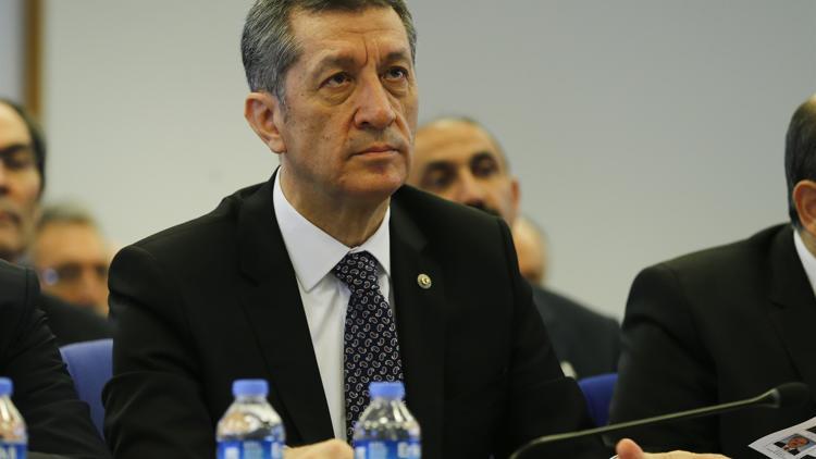 Bakan Selçuk: Öğretmenlerin yüzde 65'i genç