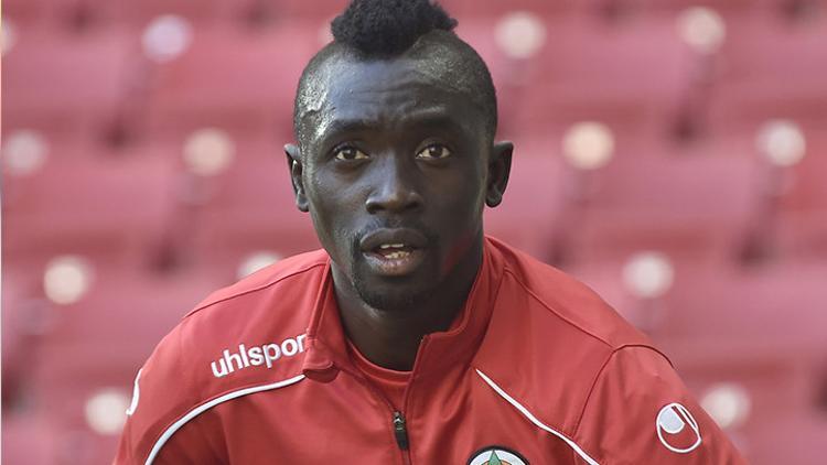 Son dakika: Papiss Cisse, imzayı atıyor! Alanyaspor...