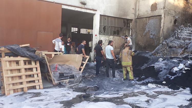 Küçükçekmece'de korkutan fabrika yangını