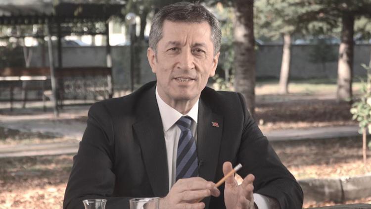 Bakan Ziya Selçuk EBA canlı yayını ile seslendi: 957 ilçeye öğretmen destek odası açılacak