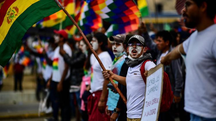 Bolivya'da göstericiler Anez'in görevi bırakmasını istedi