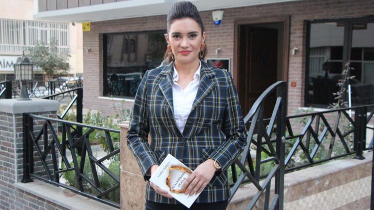 Üzerine 'kuma' getiren eşinden boşandı, kitap yazarak yaşadıklarını anlattı