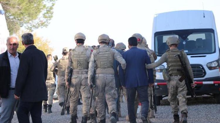 Mahallede başlayan silahlı kavga karakolda da sürdü: 6 yaralı