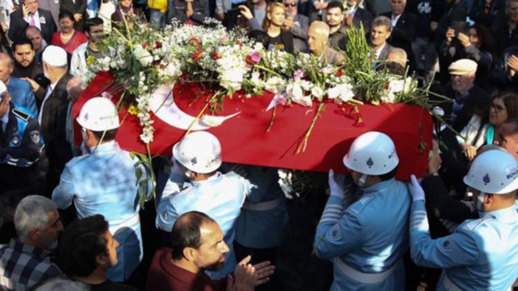 Usta oyuncu Yıldız Kenter son yolculuğuna uğurlandı