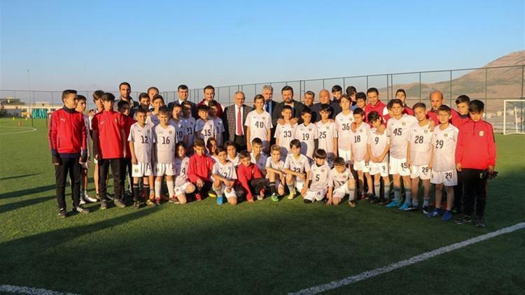 Bülent Uygun ve Osman Çakmak'tan Yerköy Futbol Akademisi'ne ziyaret!