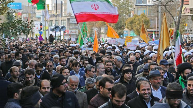 İran'da gösteriler sırasında en az 143 kişi hayatını kaybetti