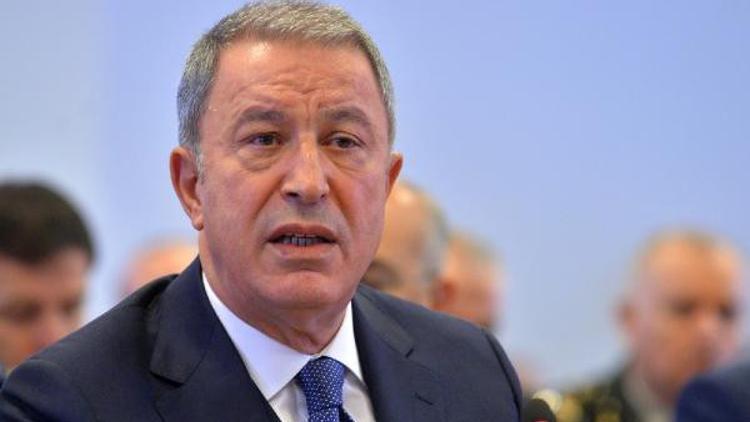 Son dakika... Bakan Akar'dan KKTC bayrağının yakılmasına sert tepki