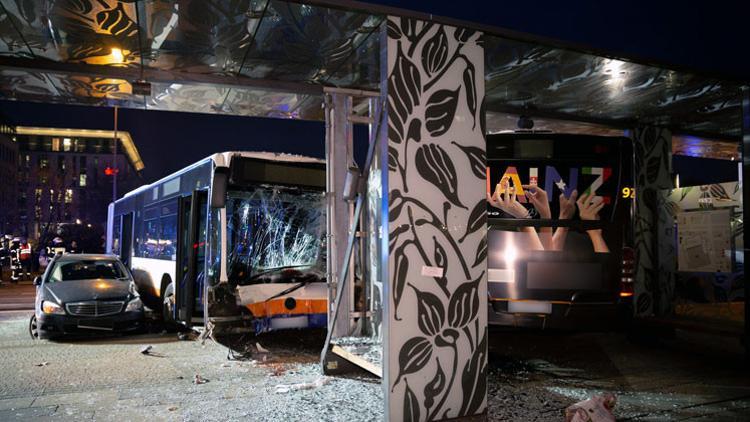 Ortalık savaş alanına döndü! 1 kişi öldü, 23 kişi yaralandı...