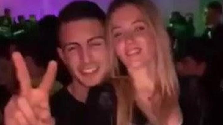 Tuvalette yakalandı, sözleşmesi yandı!