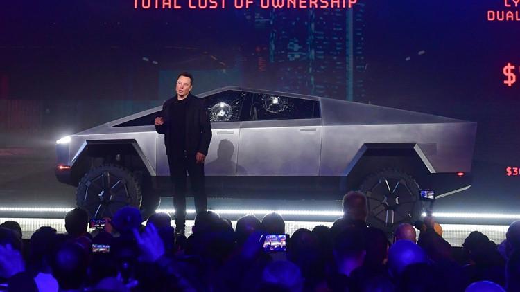 Tesla'nın Cybertruck tanıtımı skandal olmuştu! Rekor sipariş geldi