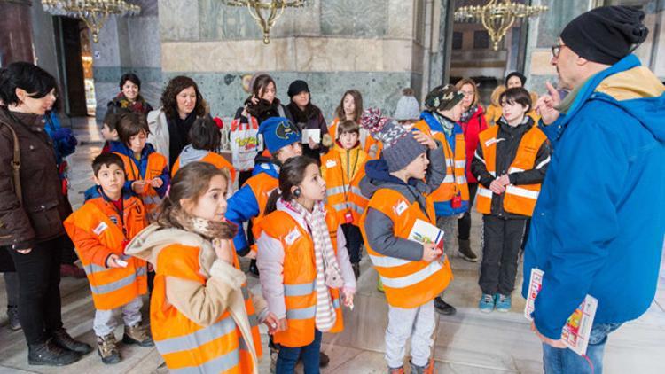 Çocuklar İstanbul'un sırlarının peşine düşüyor