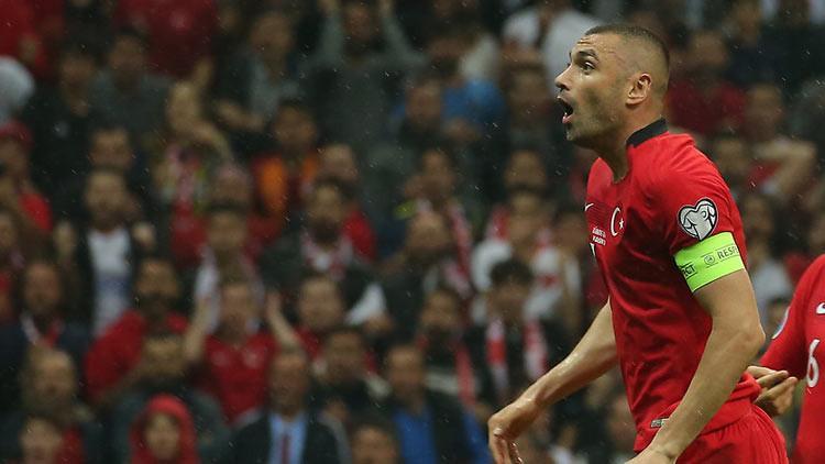 Burak Yılmaz'ın peşini bırakmıyorlar!
