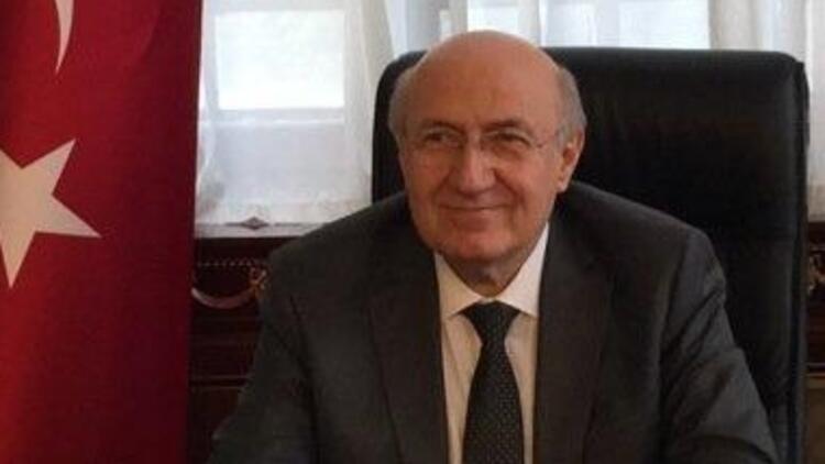 Dr. Mehmet Emin Arat kimdir?