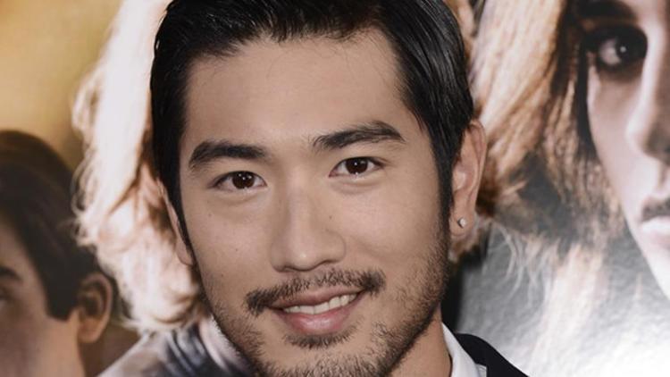 Kanadalı model Godfrey Gao çekim sırasında öldü