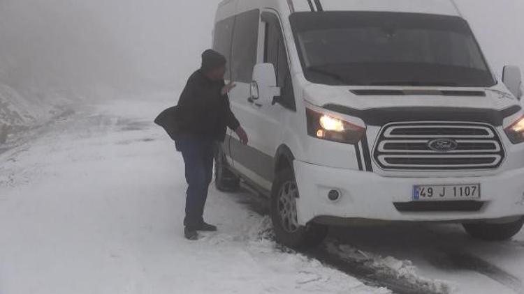 Muş'ta kar yağışı ve tipi ulaşımı etkiledi