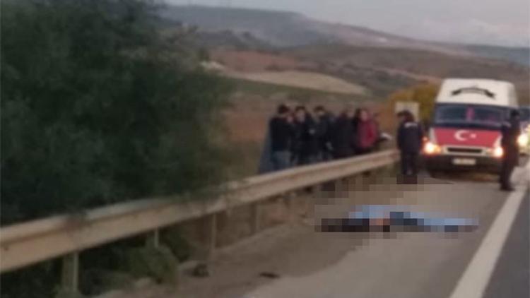 Son dakika haberler: Otoyolda lastik değiştiren 4 kişiye TIR çarptı: 3 ölü, 1 yaralı