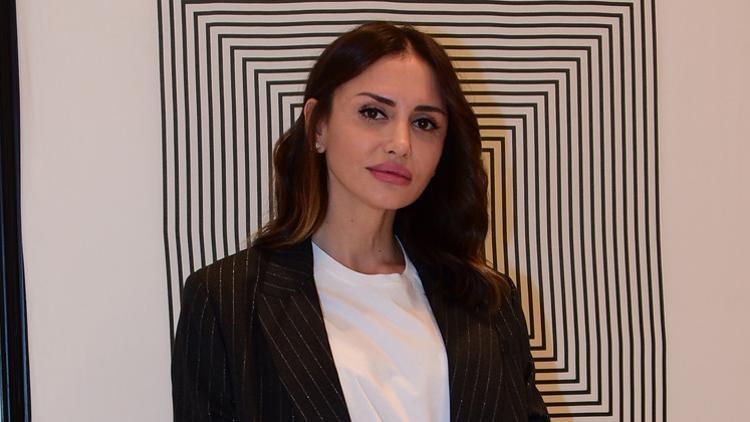 Emina Jahovic o soruları duymamazlıktan geldi