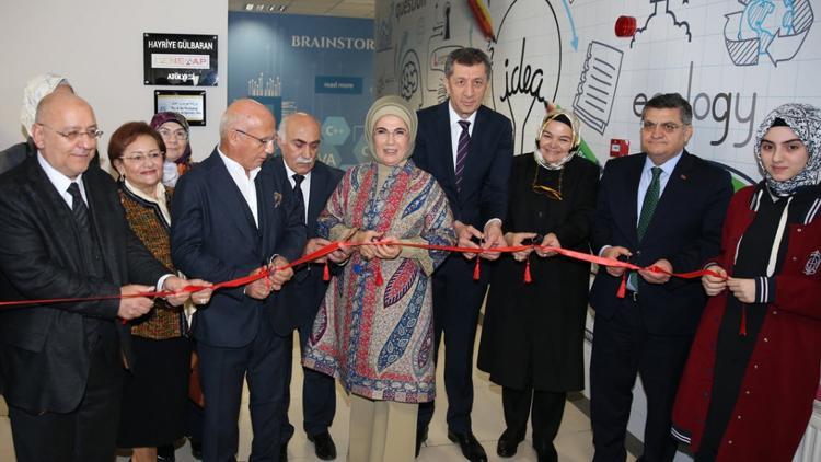 Kadıköy'de Hayriye Gülbaran Deneyap Atölyesi açıldı