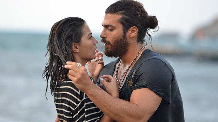 Can Yaman'dan çok konuşulacak açıklama: Bunlar gerçekten sevişiyor mu sevişmiyor mu?