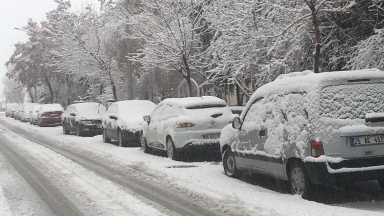 Erzurum beyaza büründü! 197 yerleşim yerinin merkezle bağlantısı kesildi
