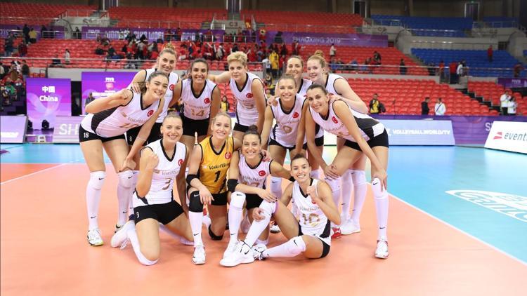 VakıfBank, Dünya Şampiyonası'na galibiyetle başladı