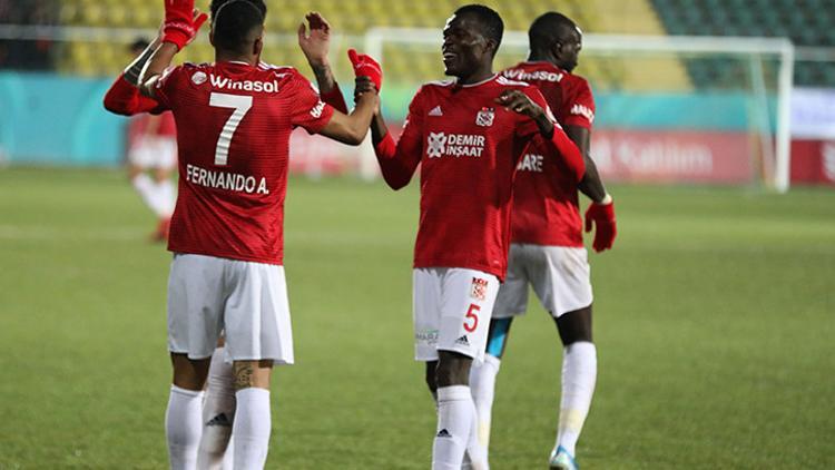 Esenler Erokspor - Demir Grup Sivasspor: 0-2