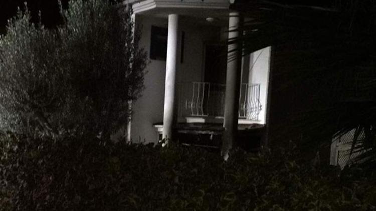 İzmir'de evde çıkan yangında anne ve oğlu öldü