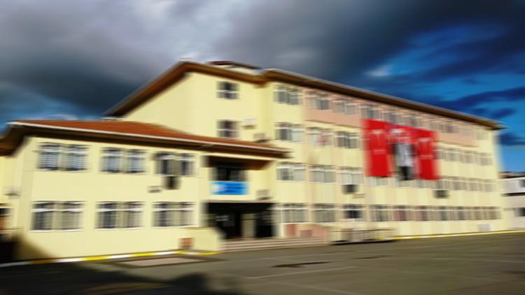 Son dakika haberi... Pantolon boyu ölçen müdür açığa alındı